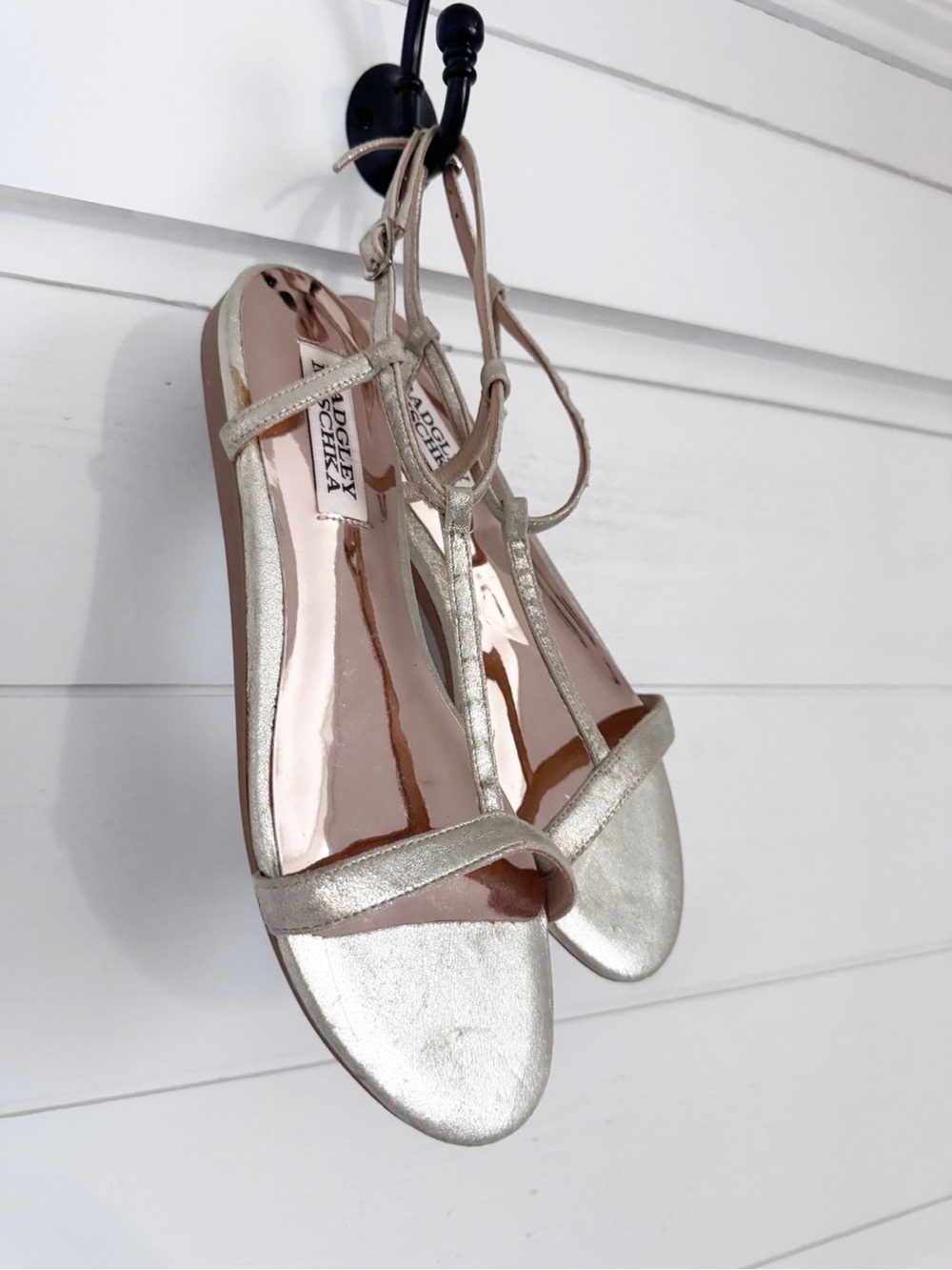 Badgley Mischka Metallic Gold T-Strap Ankle buckle Sandals